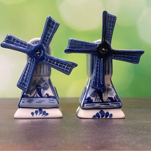 Vintage Delft Blue Windmill Salt & Pepper Set. 1970's. - Picture 1 of 9